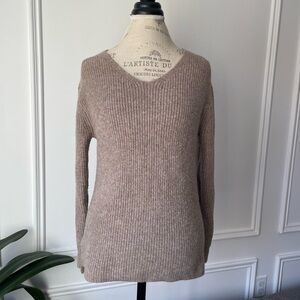 Uniqlo v neck longsleeve sweater